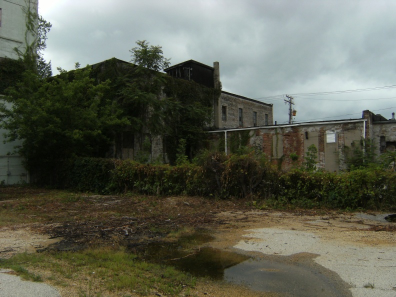 An old building next to the old Woodward Mill Street property in 2010